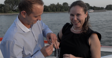 Huwelijksaanzoek op partyschip