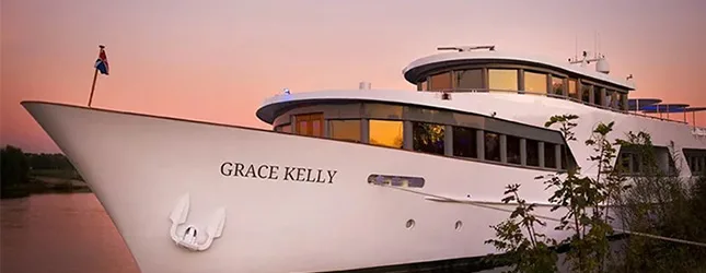 De Grace Kelly tijdens zonsondergang